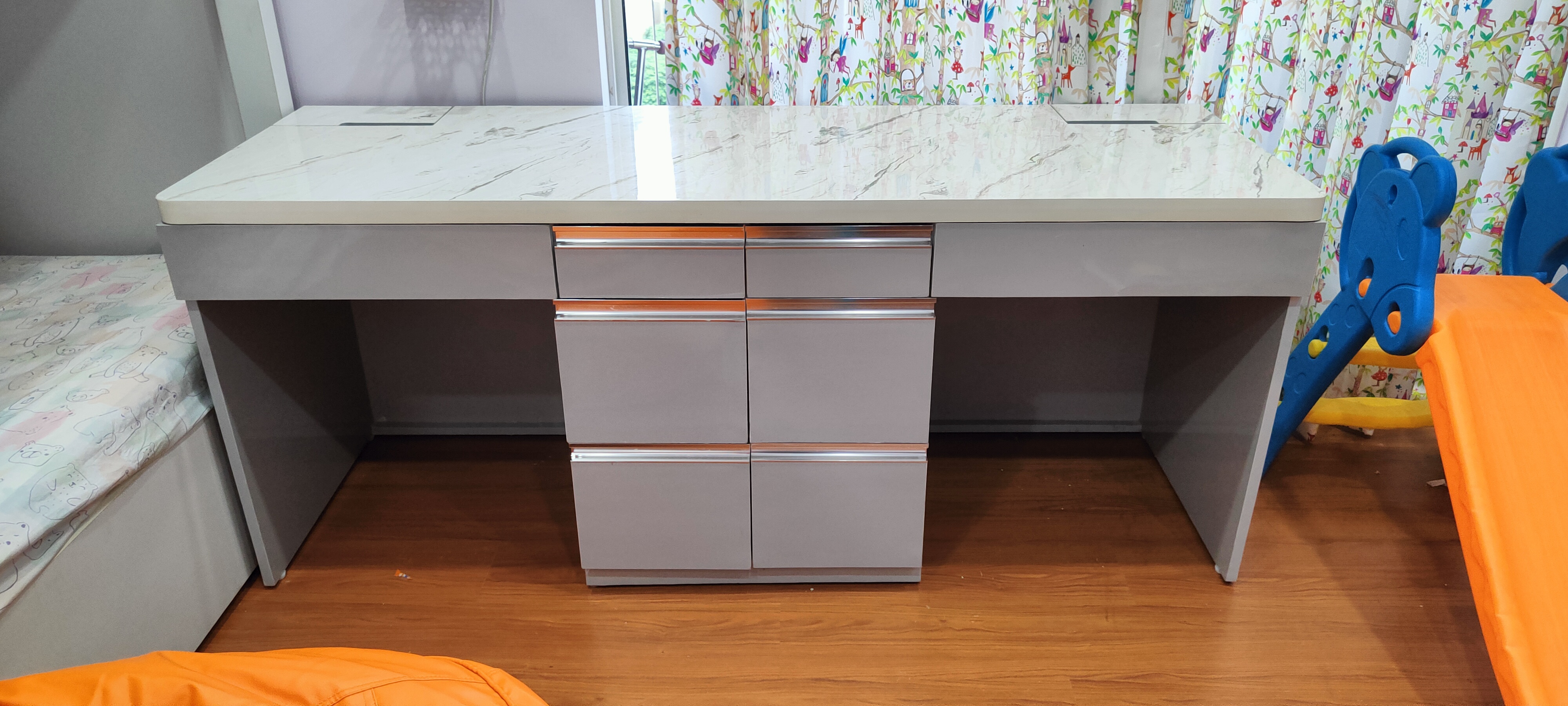 Study Table preview